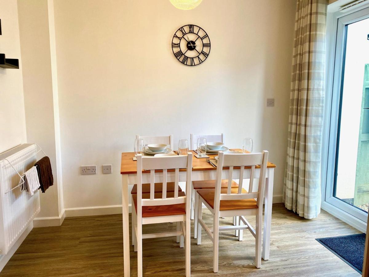 Lovely 2 Bedroom, 2 Bathroom House With Parking. Плимът Екстериор снимка